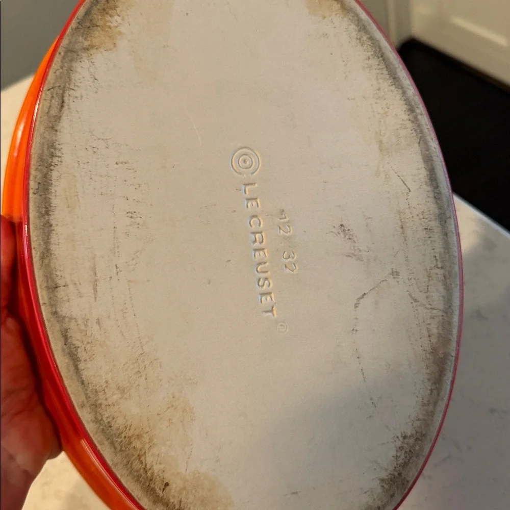 Le Creuset Heritage Oval Casserole (Flame) - Picture 4 of 7